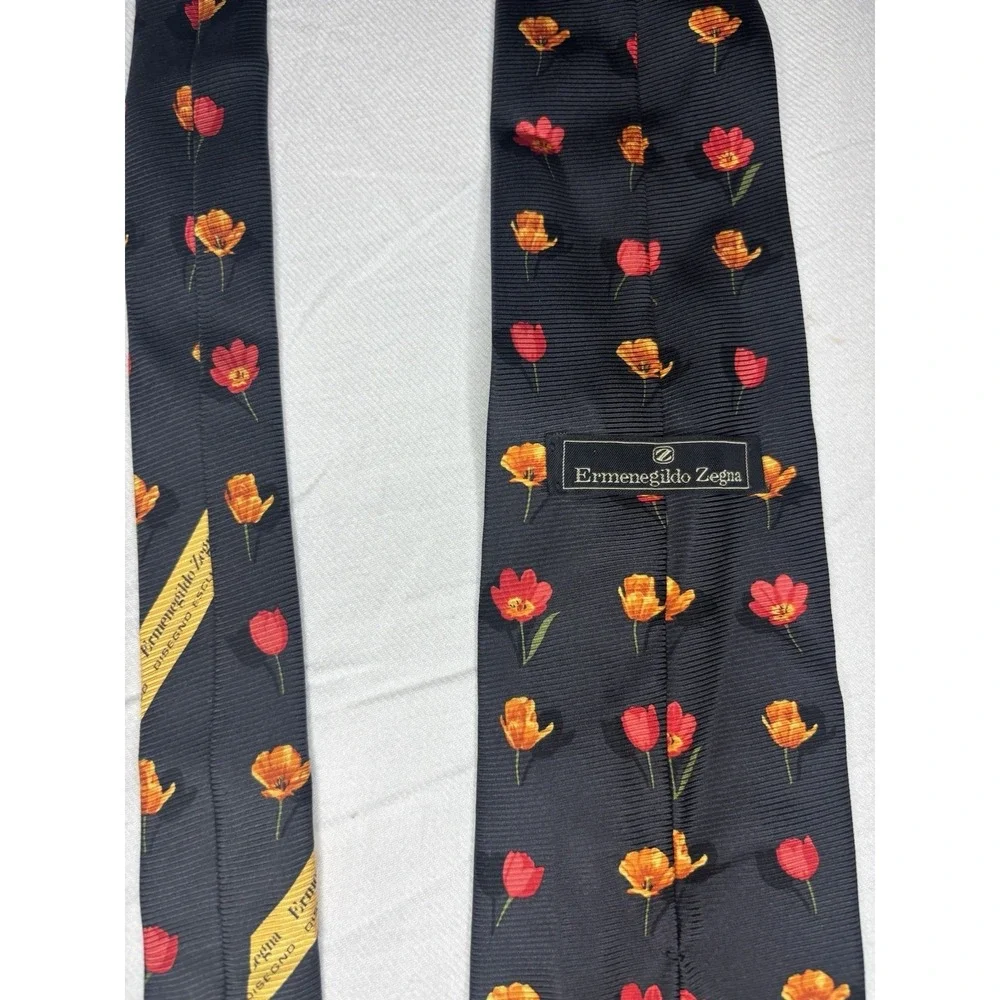 Ermenegildo Zegna Disegno Esclusivo Black Floral Paisley Silk Tie Made in Italy